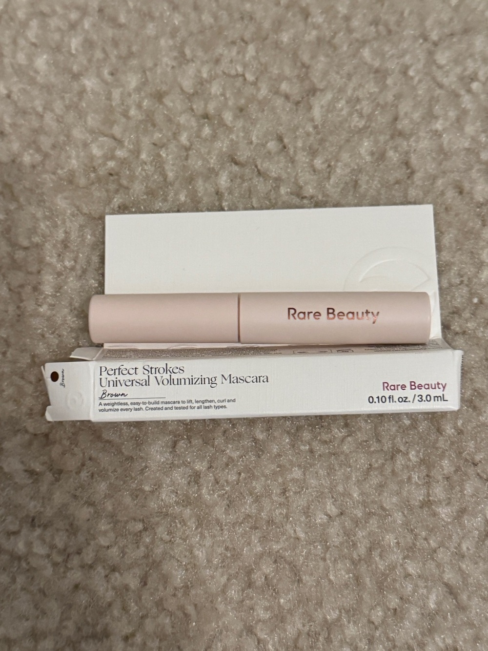 Rare Beauty Perfect Strokes Universal Volumizing Mascara Mini – Brown 0.10 fl oz